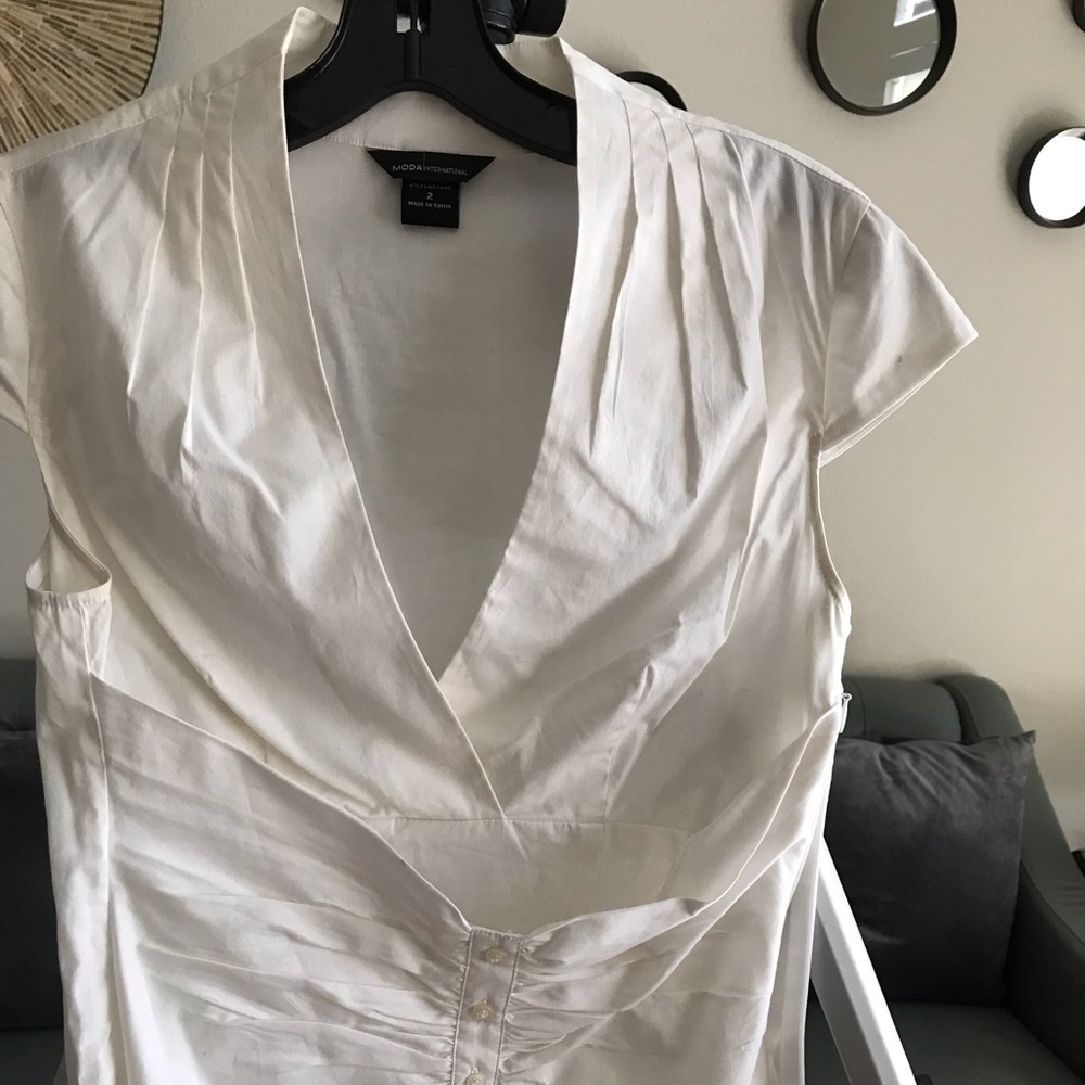 White fitted short sleeve button down